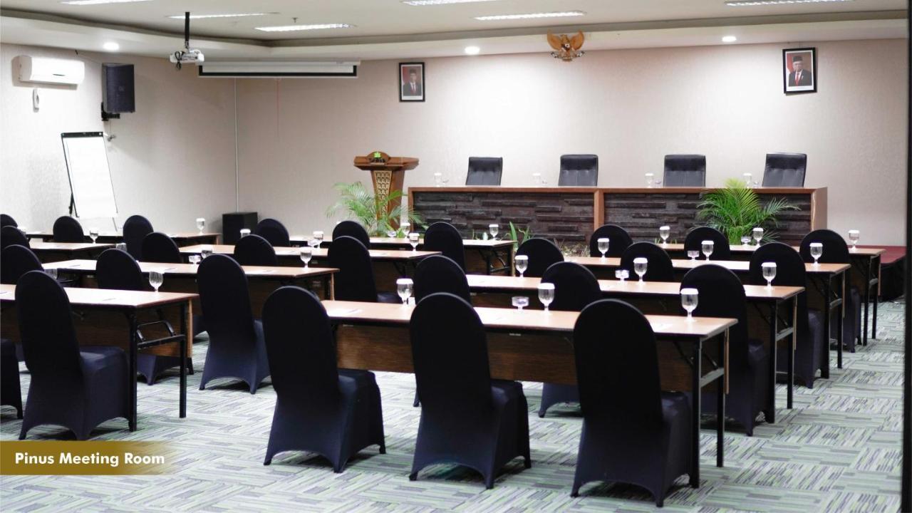 Savana Hotel & Convention Malang Exterior foto