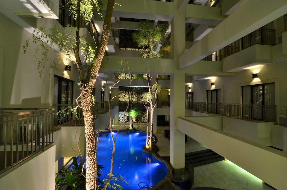 Savana Hotel & Convention Malang Exterior foto